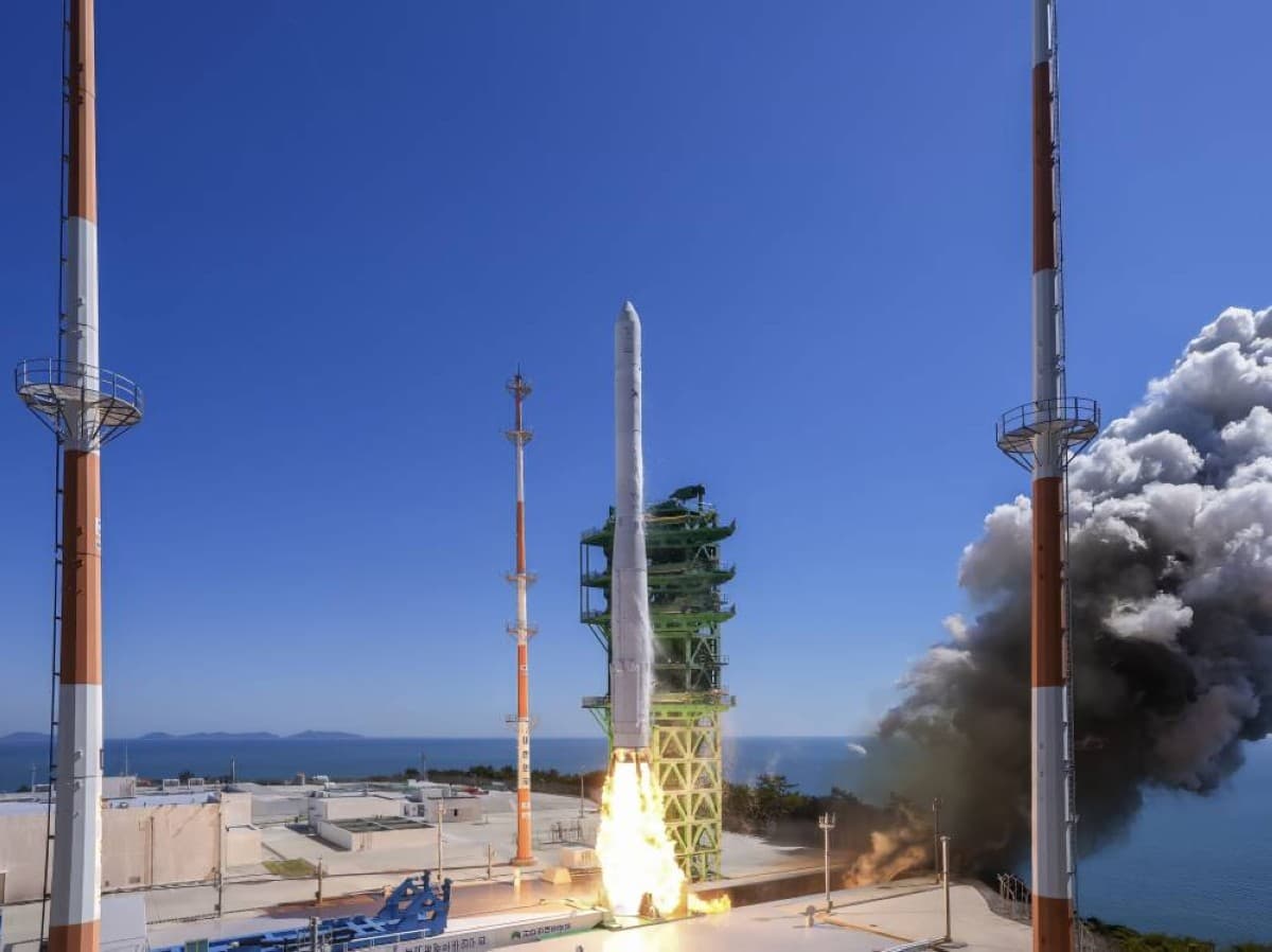 North Korea launches Nouri missile and satellites