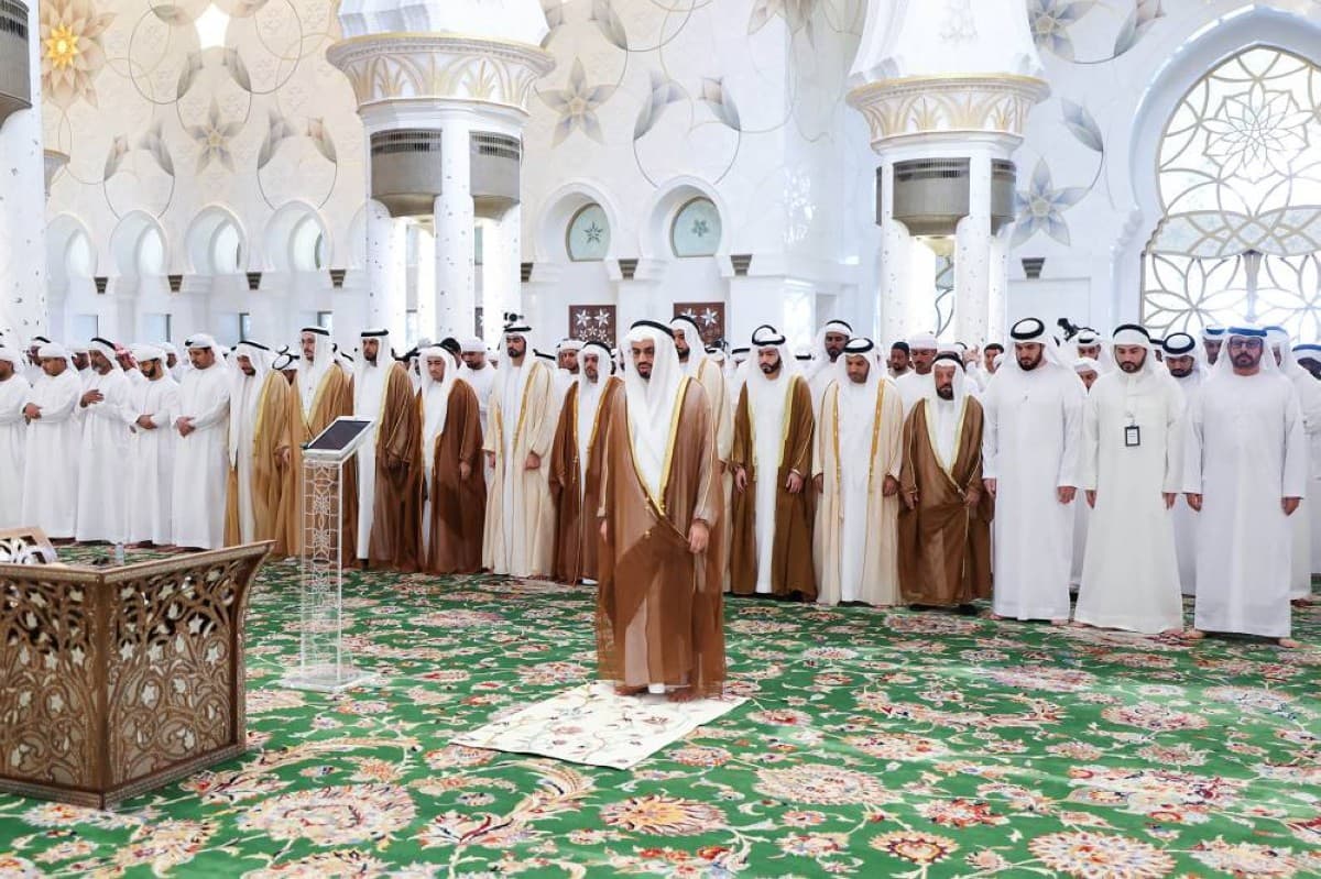 صلاة الاستسقاء في مساجد الإمارات بمشاركة واسعة