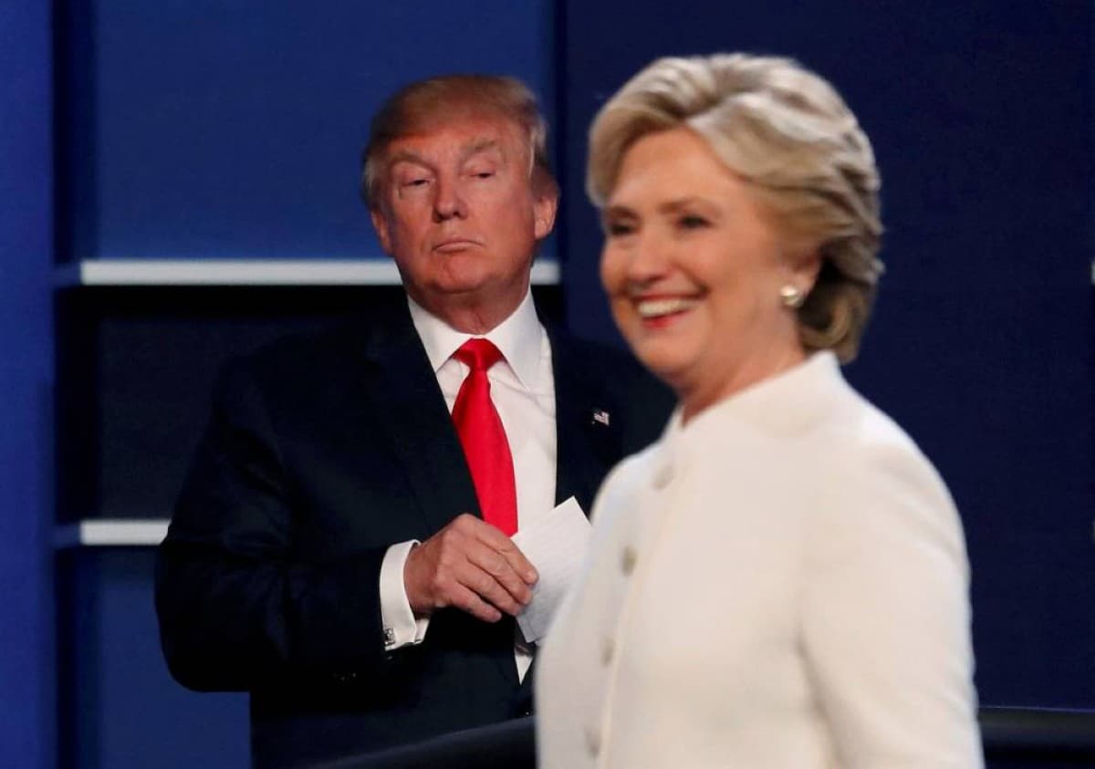 Trump urges Supreme Court to revive Clinton election lawsuit