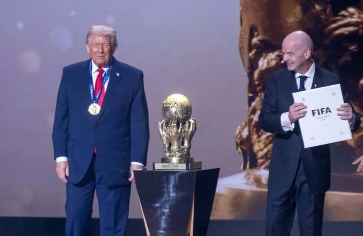 فيفا يراجعت جائزة السلام بعد ترامب