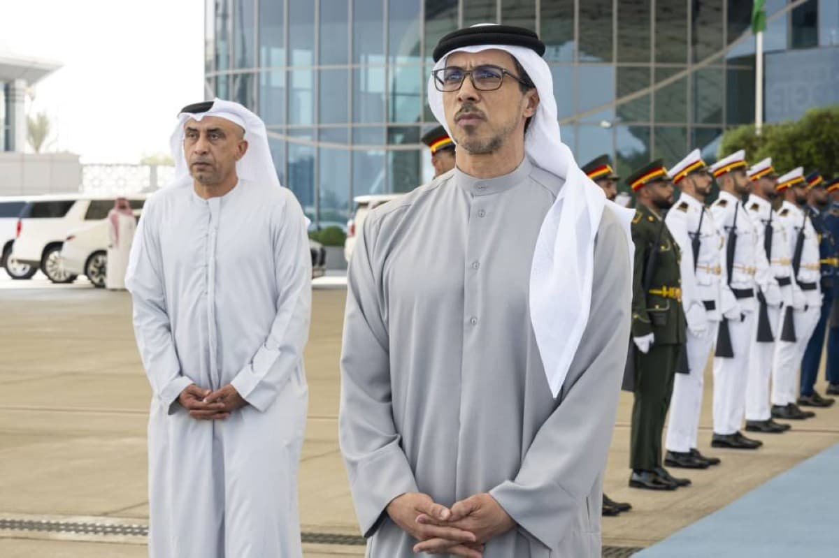 Manorsor bin Zayed reviews regional updates with Khalid bin Salman