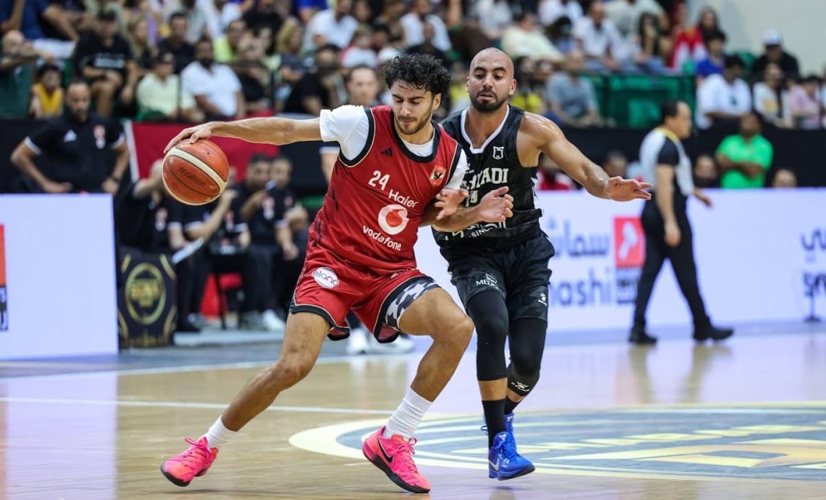 الرياضي يتصدر بعد فوز على الأهلي