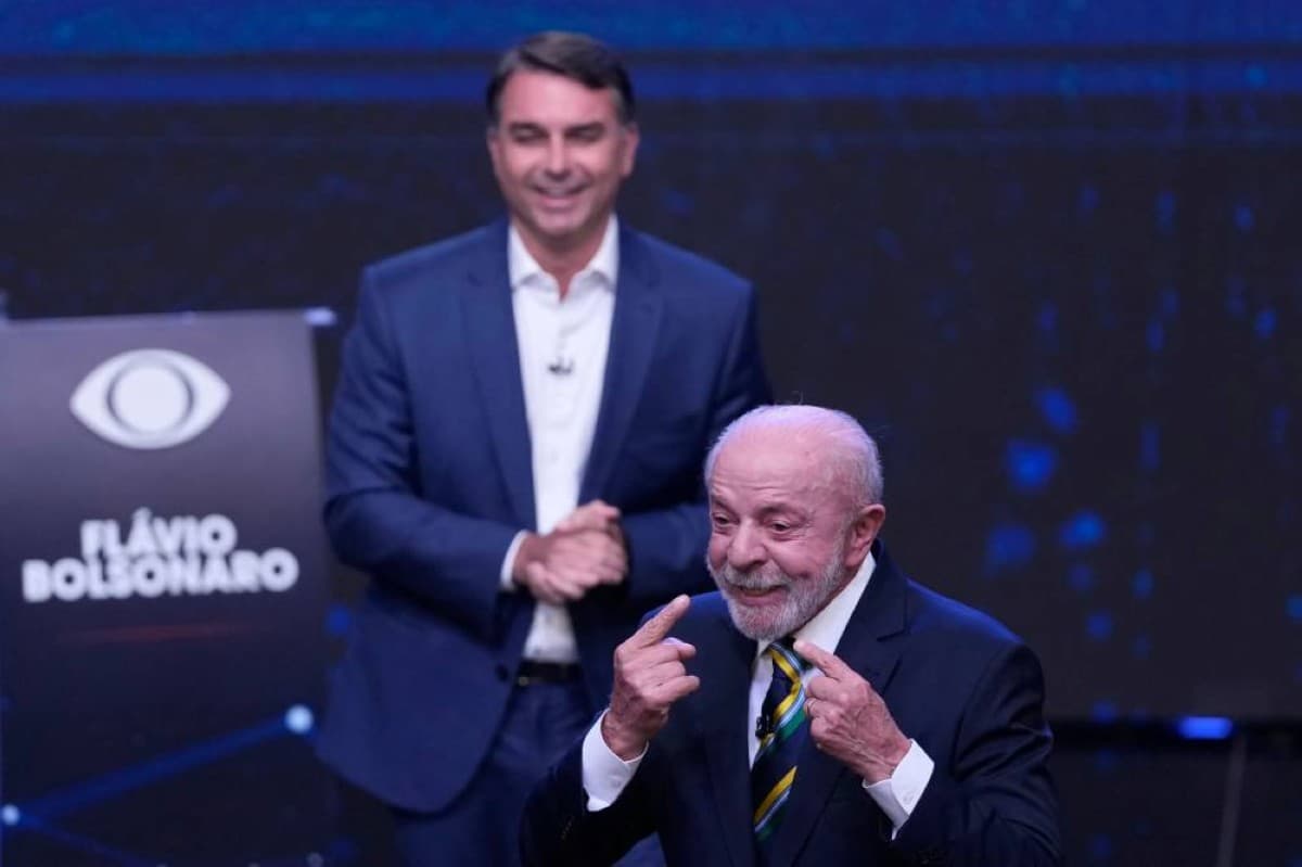 Lula and Flávio Bolsonaro exchange accusations