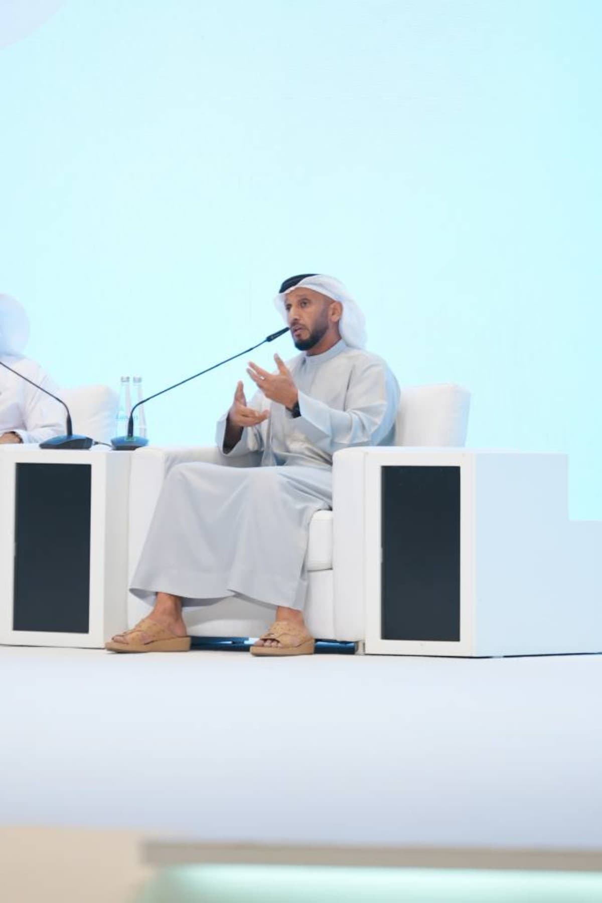 عبدالله آل حامد يركز على حماية عقول الطلبة من الشاشات