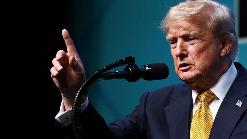Trump Threatens Tehran with Severe Strikes and Sets Timing