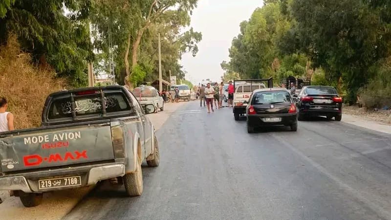 Al-Houaria protest blocks road over water cut