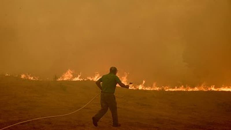رئيس وزراء إسبانيا يصف حرائق الغابات بالمأساوية