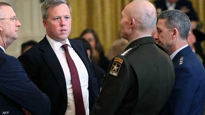 U.S. Defense Secretary Prepares to Resign
