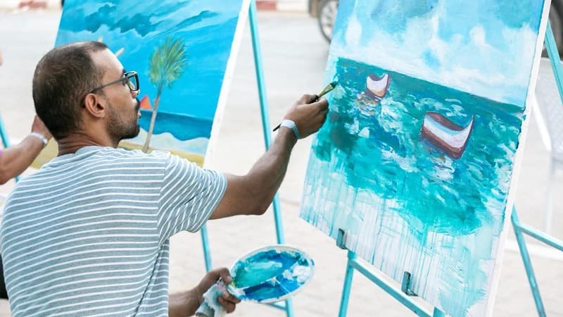 Moroccan artist Mohamed Belharsh at Al-Mahras Festival