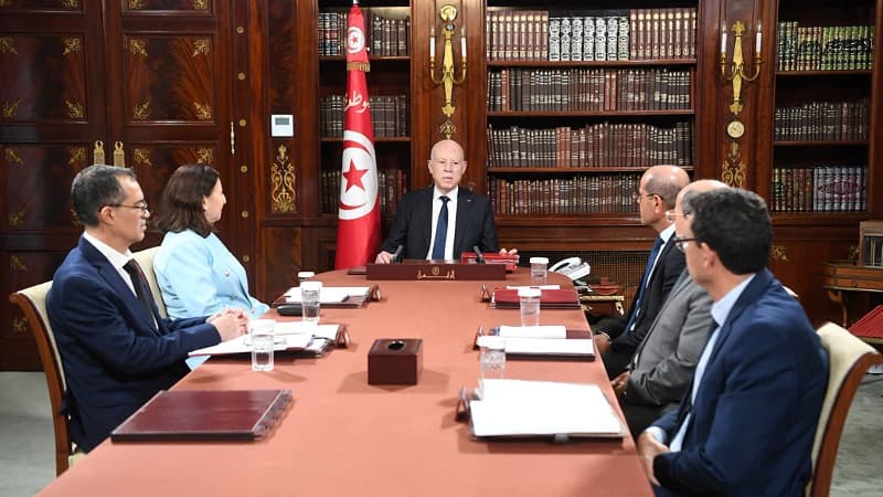 الرئيس يؤكد أن انقطاع الماء والكهرباء مدبر