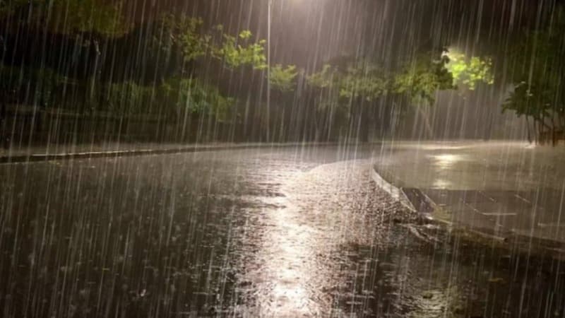 Tonight's weather: clouds and light rain