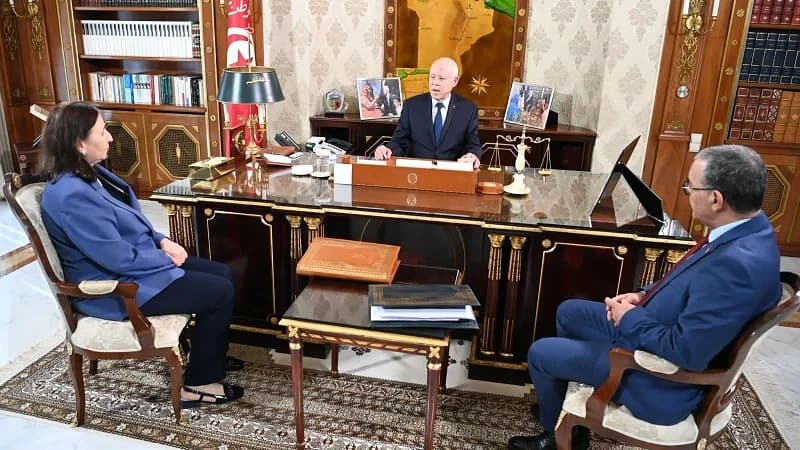 الرئيس يدعو لتسهيل المشاريع وتخفيف الضرائب