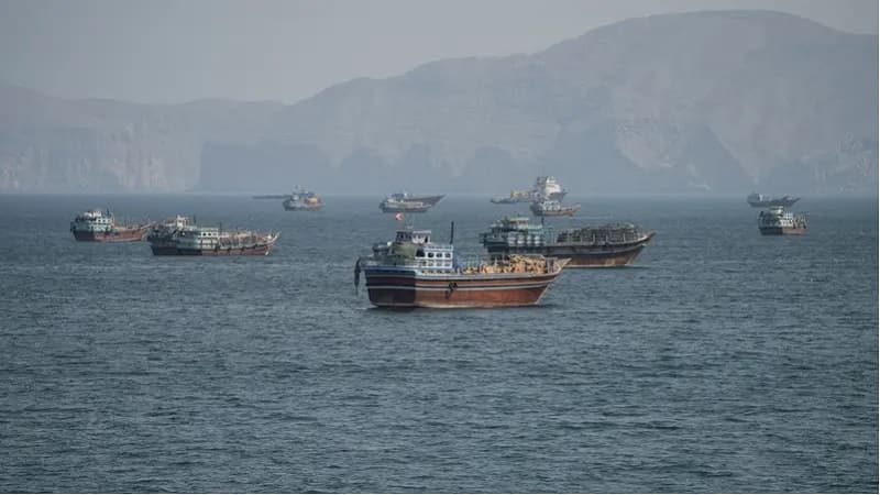 Projectile hits UAE ship amid Strait tensions