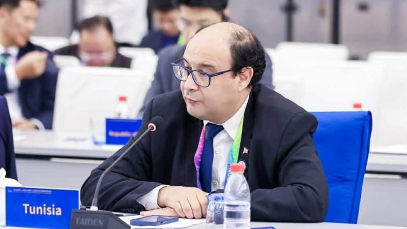 الهميسي يدعو لإطار عالمي للذكاء الاصطناعي