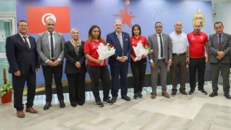 وزير الشباب والرياضة يكرم بطلتَي رفع الأثقال غفران غريسة وهبة الله التبيني