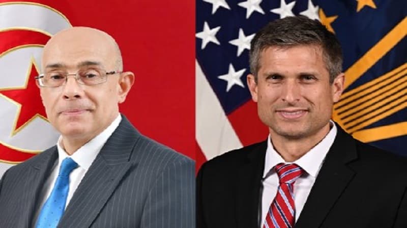وزير الدفاع يلتقي بمساعد وزير الحرب الأميركي