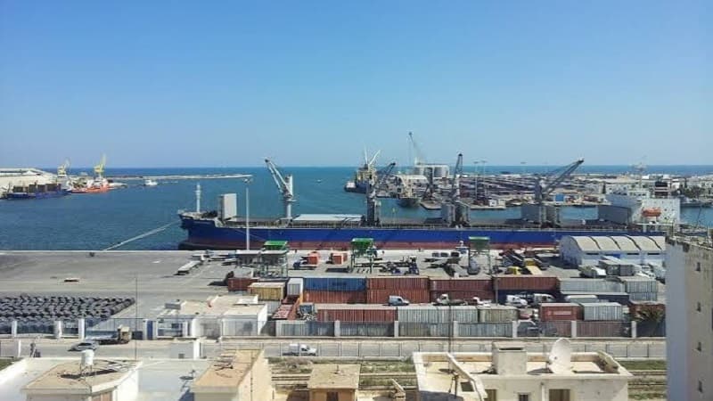 نقل: خطوات فورية لتسوية وضع ميناء الصخيرة