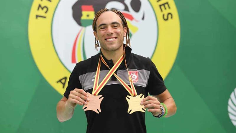 مفاجأة تونسية في ملاعب إسبانيا: عزيز الواقع يتأهل إلى الدور المقبل