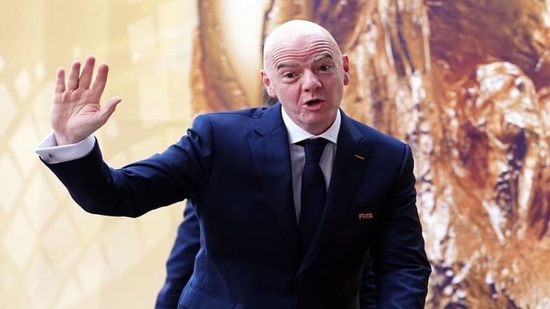 يويفا ينتقد فيفا ويهاجم سعيها للثراء