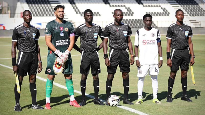أزمة ملاعب تهدد ديامبارز بالمغادرة