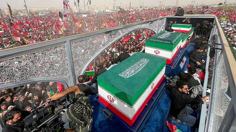 إيران تستعد لمراسم تشييع ودفن جثمان خامنئي في مرقد رضوي