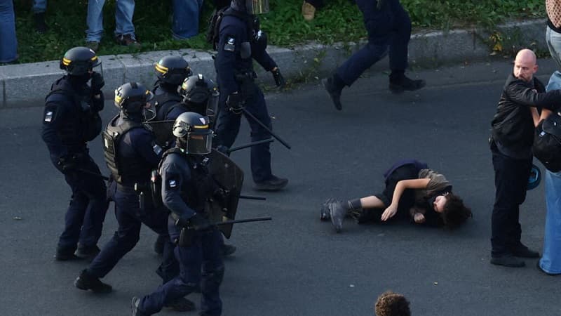 France suspends sonic bombs after protester injury
