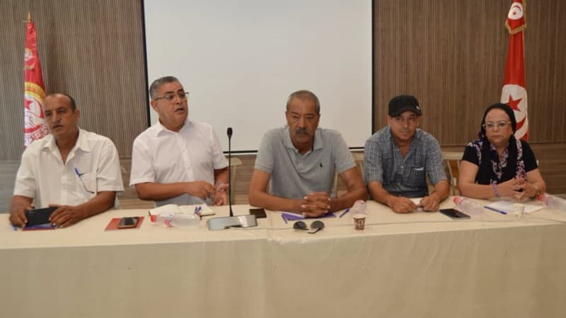 Municipal Workers Union Approves Strike