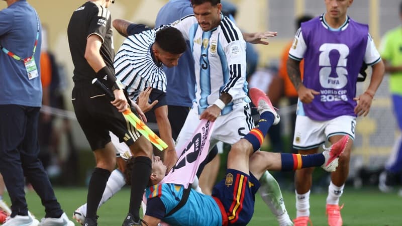 فيفا يعاقب باريديس بخطوتين