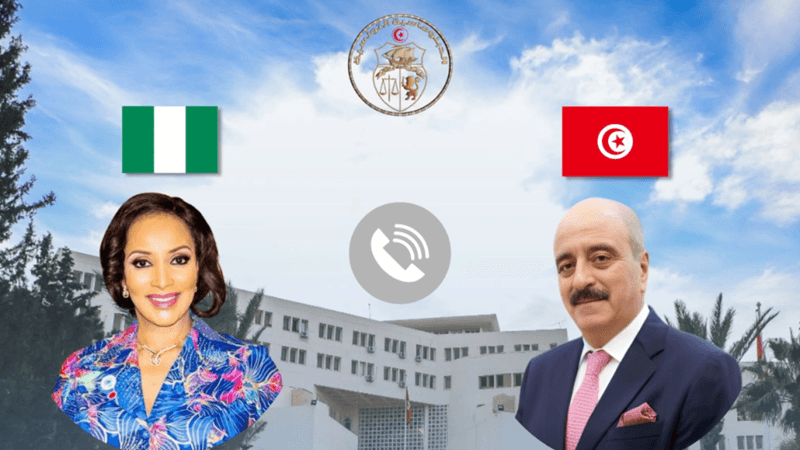 وزير الخارجية يتلقى مكالمة هاتفية من نظيرته النيجيرية