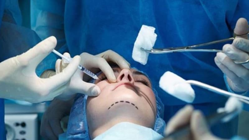 نقابة الأطباء تحذر من مراكز التجميل غير القانونية بتونس
