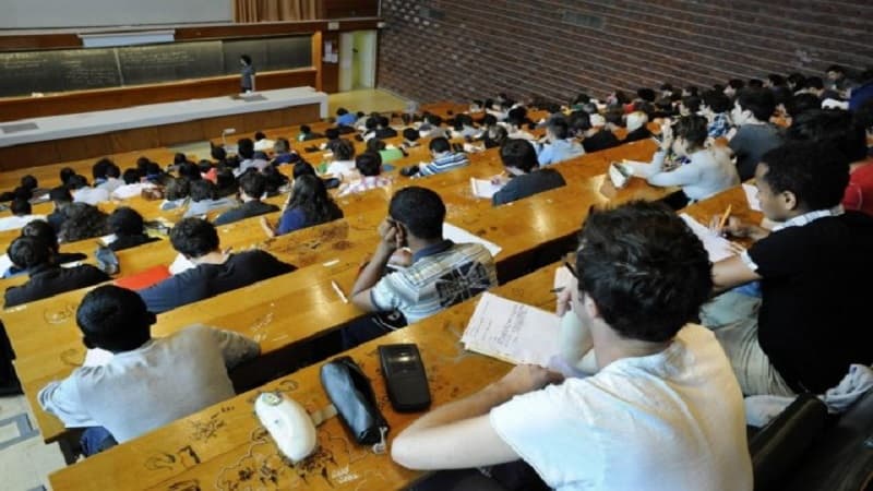 موعد بدء الترشح للمنح الجامعية