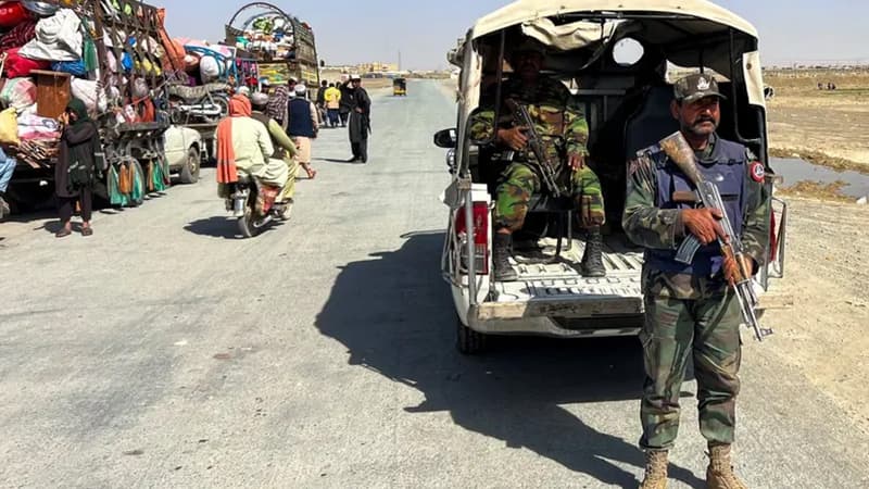 Pakistan blast leaves 15 dead