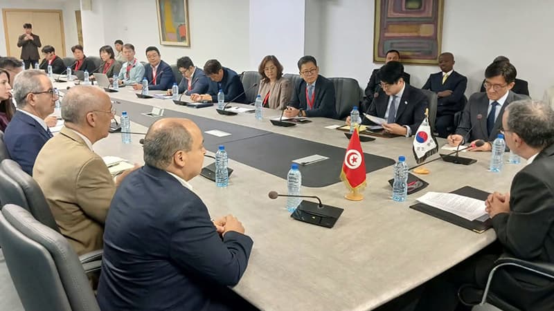 Economy Minister Meets Korean Delegation on Auto Investment