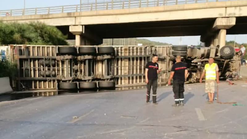 انقلاب شاحنة ثقيلة على طريق السيارة الرابط بين تونس والحمامات