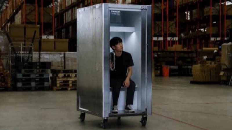 Japan introduces human refrigerator to fight heatwaves