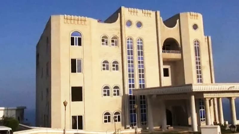 Houthis strike Aden Presidential Palace