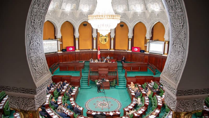 لجنة المالية بالبرلمان تشرع في مناقشة مشاريع قوانين استعجالية