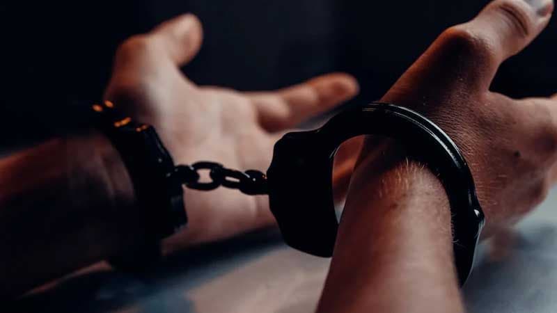 Trader detained for refusing water sale