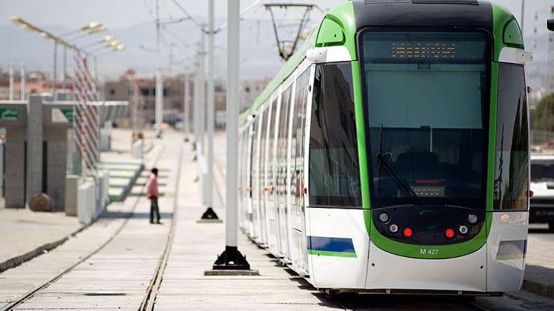 Metro Line 4 stops at 20 March station from November