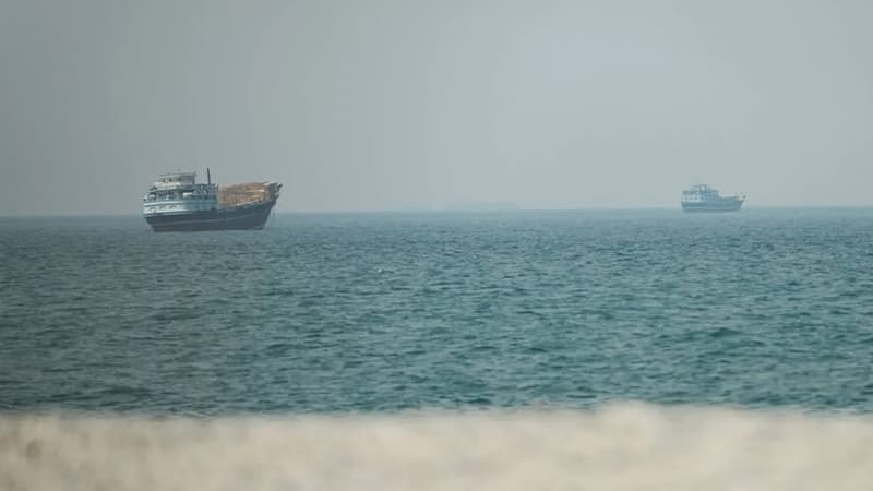 الصين تحث أمريكا وإيران على إعادة المرور الآمن عبر مضيق هرمز