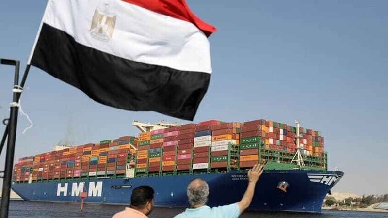 رئيس الوزراء المصري يحدد موقفه من بيع قناة السويس