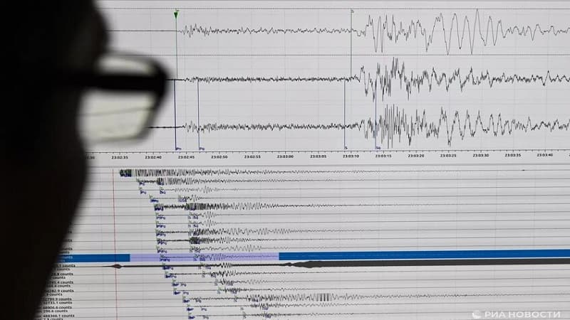 Panama hit by 8.0 quake with tsunami alert