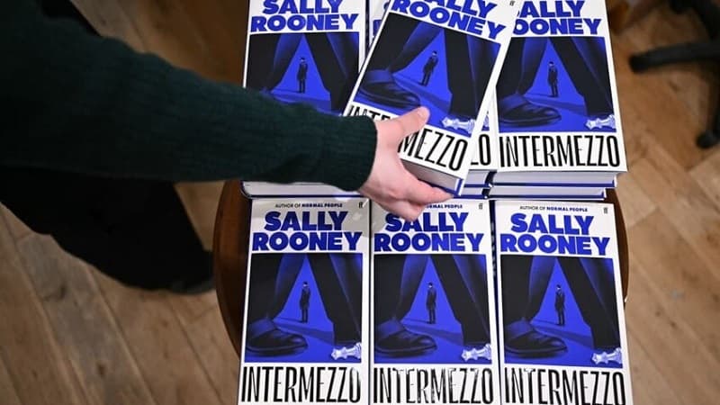 British bookstores face crisis after Rooney's novels removed over Palestine support