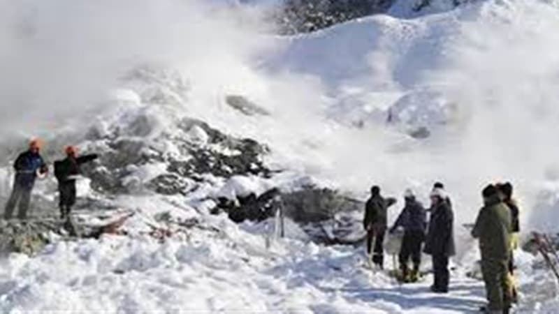 Russia climbers die in snowstorm