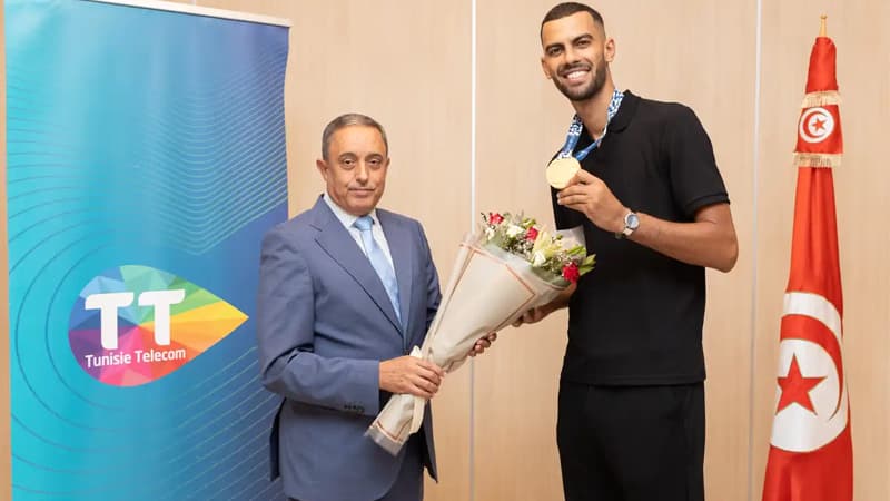 اتصالات تونس تكرم فراس القطوسي وفوزه بالذهب