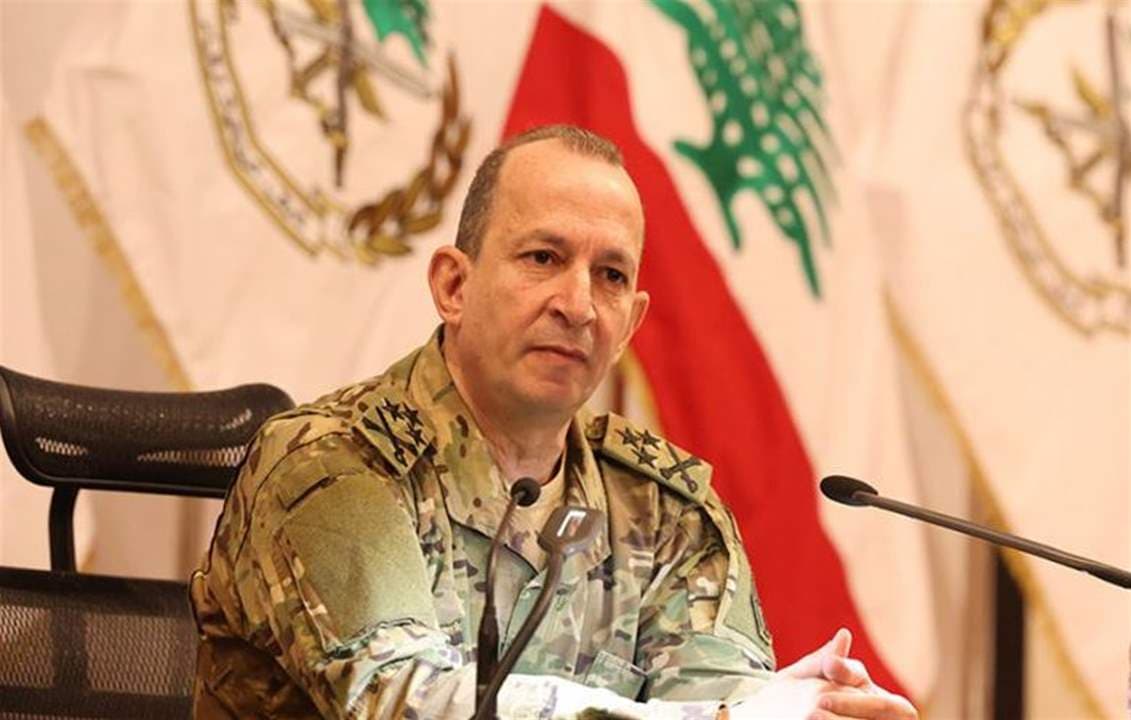 هيكل يبارك العسكريين بعد 81 عاماً من الشرف