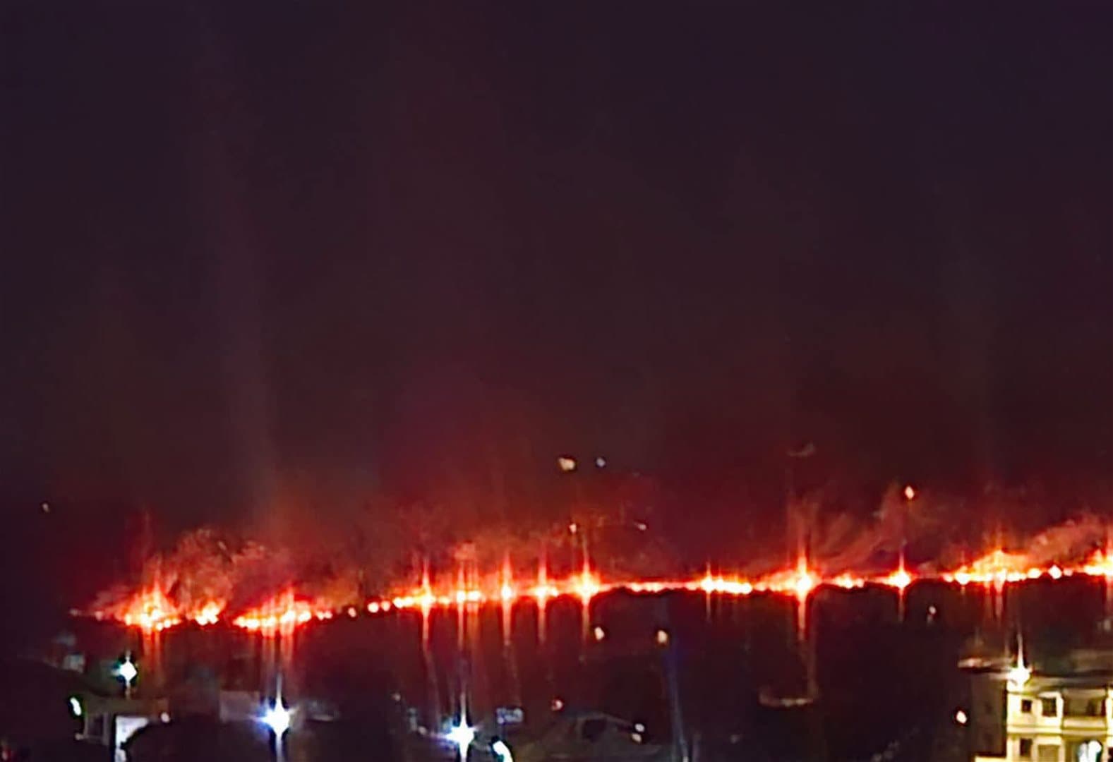 Israeli forces burn olive orchards in Yaroun