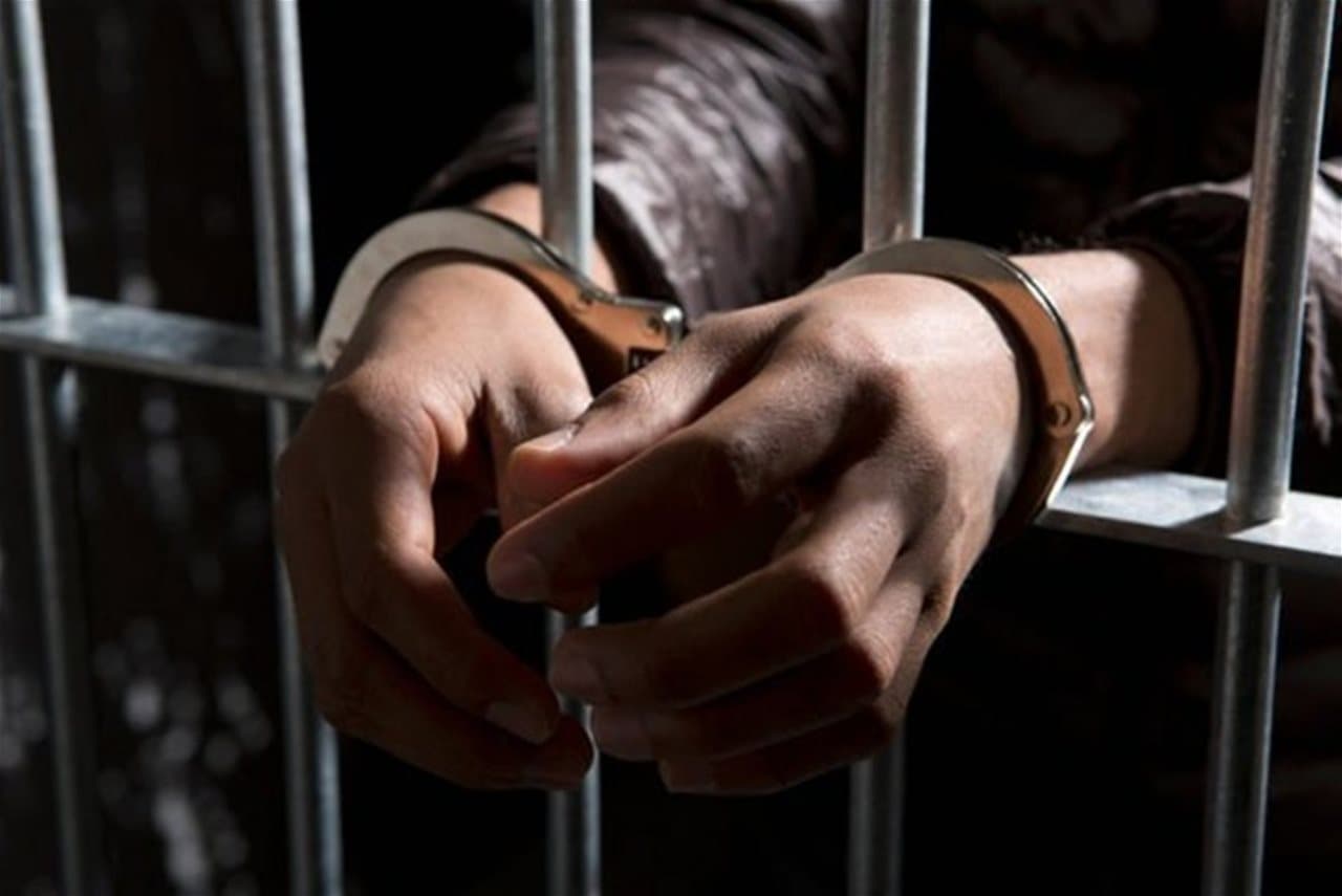 Deceptive Tactics for Jewelry Robbery