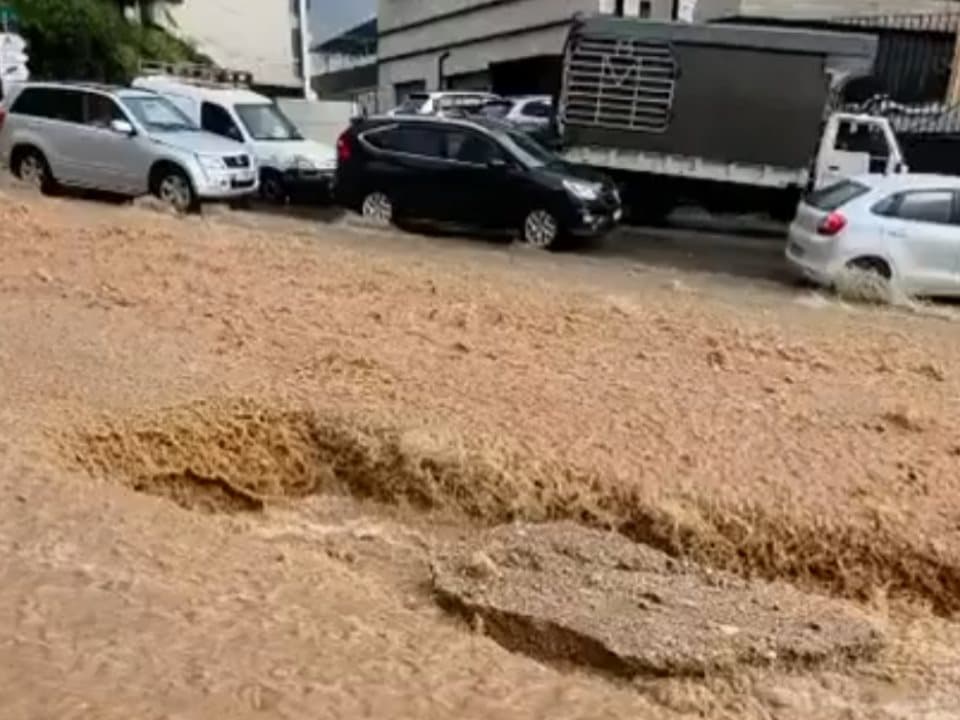 Floodwaters flood streets in al-Muqallas