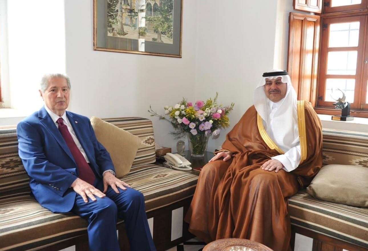 الدوسري والجميّل يناقشان قضايا لبنانية